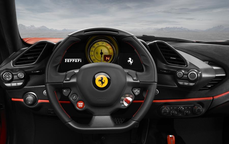 Панель приборов Ferrari 488 Pista 2018 года  (WW) (фото 12 из 42)